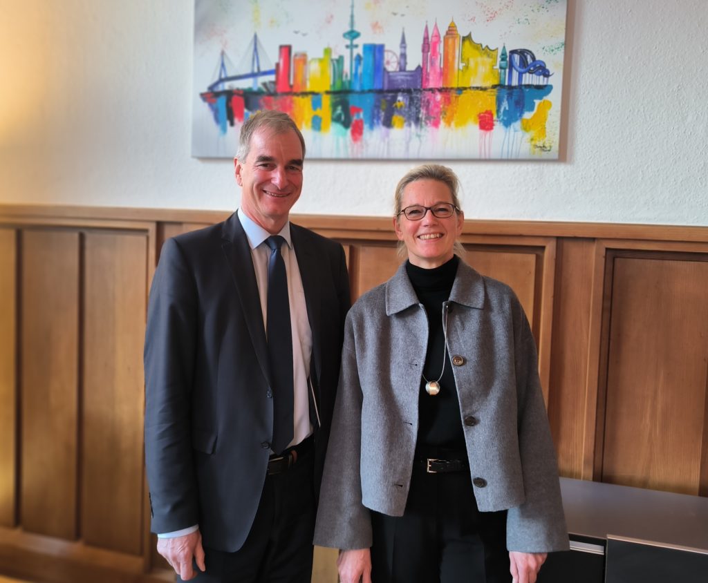 Generalstaatsanwalt Rust mit der Leitenden Oberstaatsanwältin Becker - Kunze