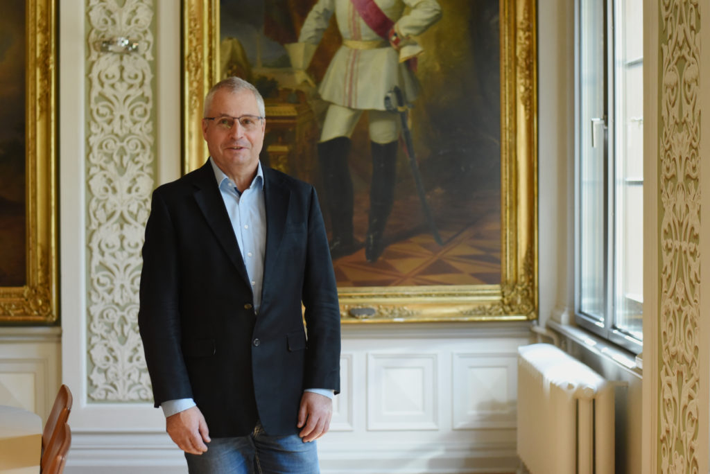 Ralf Günther im Plenarsaal des Oberlandesgerichts Celle