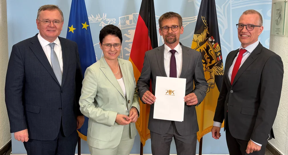 v.l.n.r.: Amtschef des Ministeriums der Justiz und für Migration Elmar Steinbacher, Ministerin der Justiz und für Migration Marion Gentges MdL, Leitender Oberstaatsanwalt Jens Altemeier, Generalstaatsanwalt Frank Rebmann. Jens Altemeier