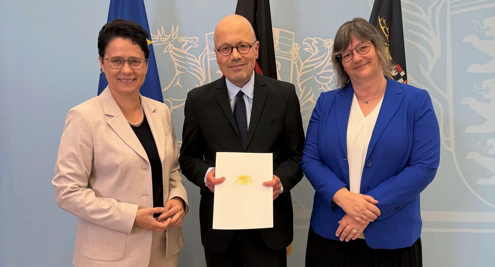 Ministerin der Justiz und für Mig-ration Marion Gentges MdL, Leitender Oberstaatsanwalt Andreas Freyberger, Leitende Oberstaatsanwältin Sandra Bischoff als Ständige Vertreterin des Gene-ralstaatsanwalts Stuttgart (v.l.n.r.)